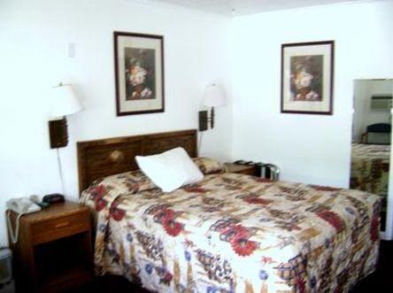 Executive Inn & Suites Lakeview Eksteriør billede