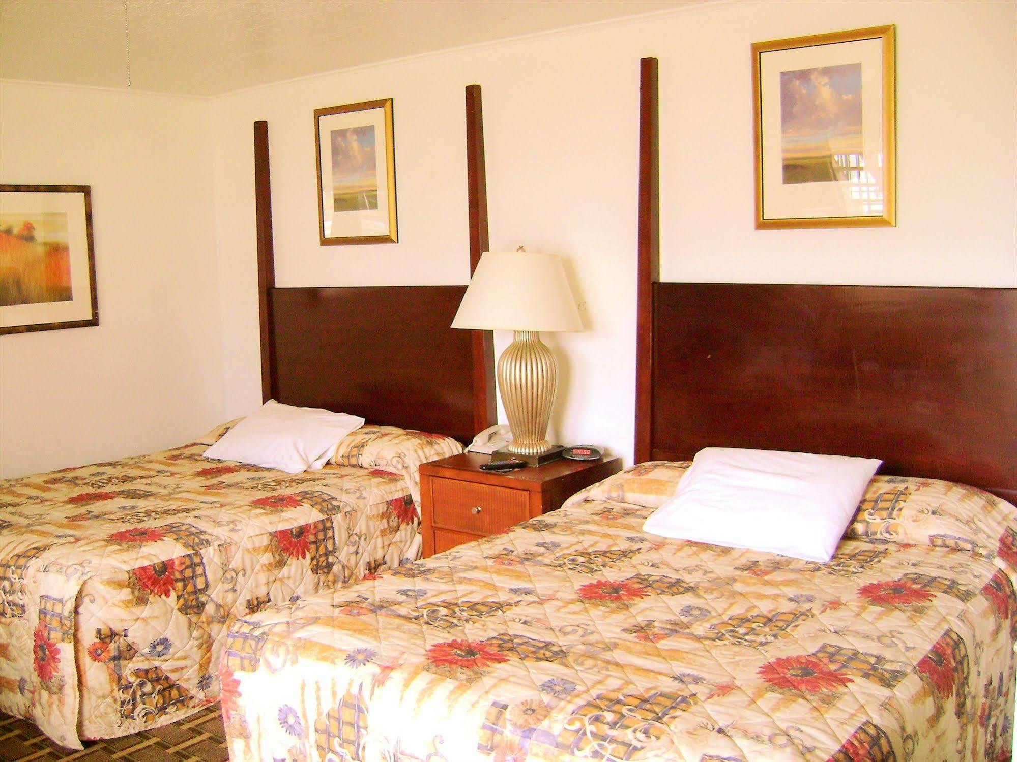 Executive Inn & Suites Lakeview Eksteriør billede